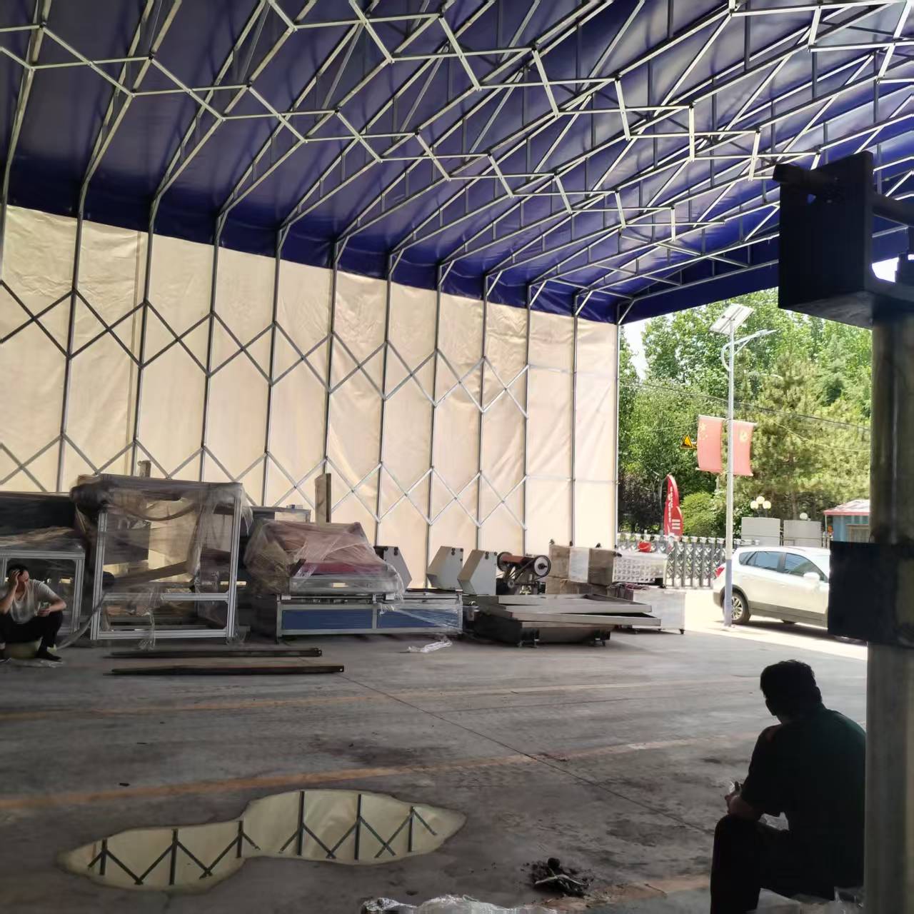 推拉雨棚多少钱一个平方米